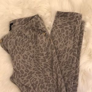 Grey leopard skinny jean